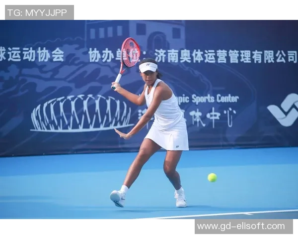 杭州网球队在冠军赛中的团队协作展现出色共同奋战铸就辉煌