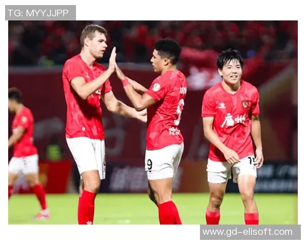 广州足球队的默契配合揭秘：从战术到团队精神的全面分析