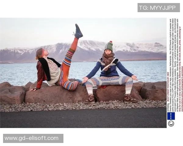 荷兰足球明星佩戴眼镜的时尚风潮与运动表现的完美结合