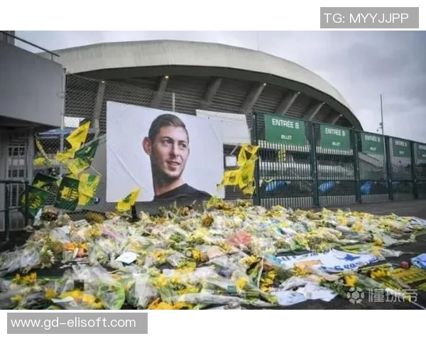 足球明星意外死亡事件引发全球哀悼视频曝光引发热议与反思