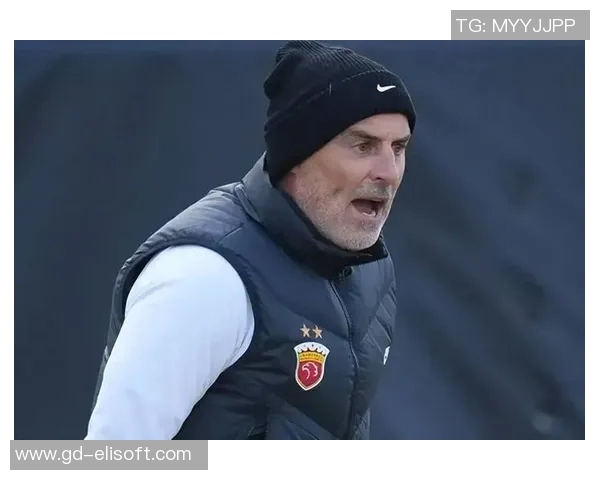 足球明星孩子意外受伤引发关注网友纷纷送上祝福与关心